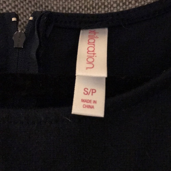 Navy blue and white patterned dress. - Picture 4 of 5